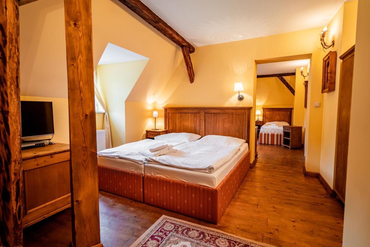 Penzion Cosmopolitan Ii. Banská Štiavnica Kültér fotó