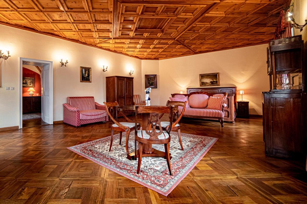 Penzion Cosmopolitan Ii. Banská Štiavnica Kültér fotó