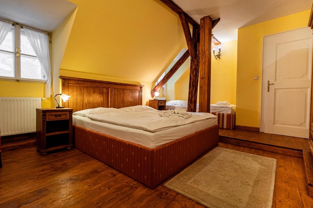 Penzion Cosmopolitan Ii. Banská Štiavnica Kültér fotó