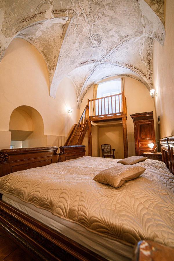 Penzion Cosmopolitan Ii. Banská Štiavnica Kültér fotó