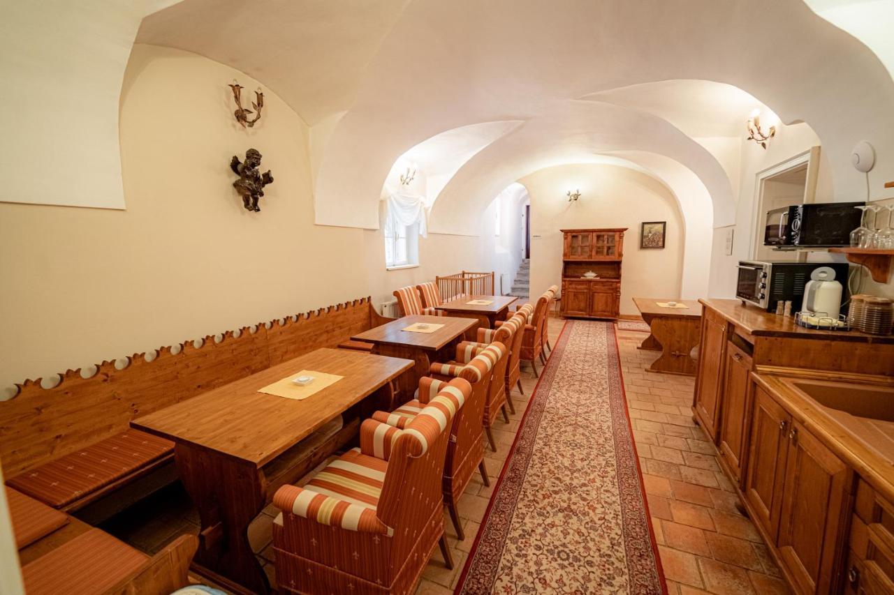 Penzion Cosmopolitan Ii. Banská Štiavnica Kültér fotó