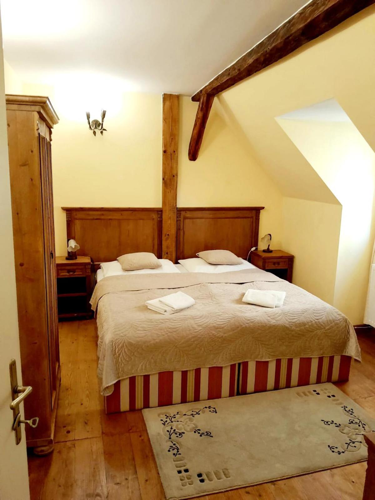 Penzion Cosmopolitan Ii. Banská Štiavnica Kültér fotó