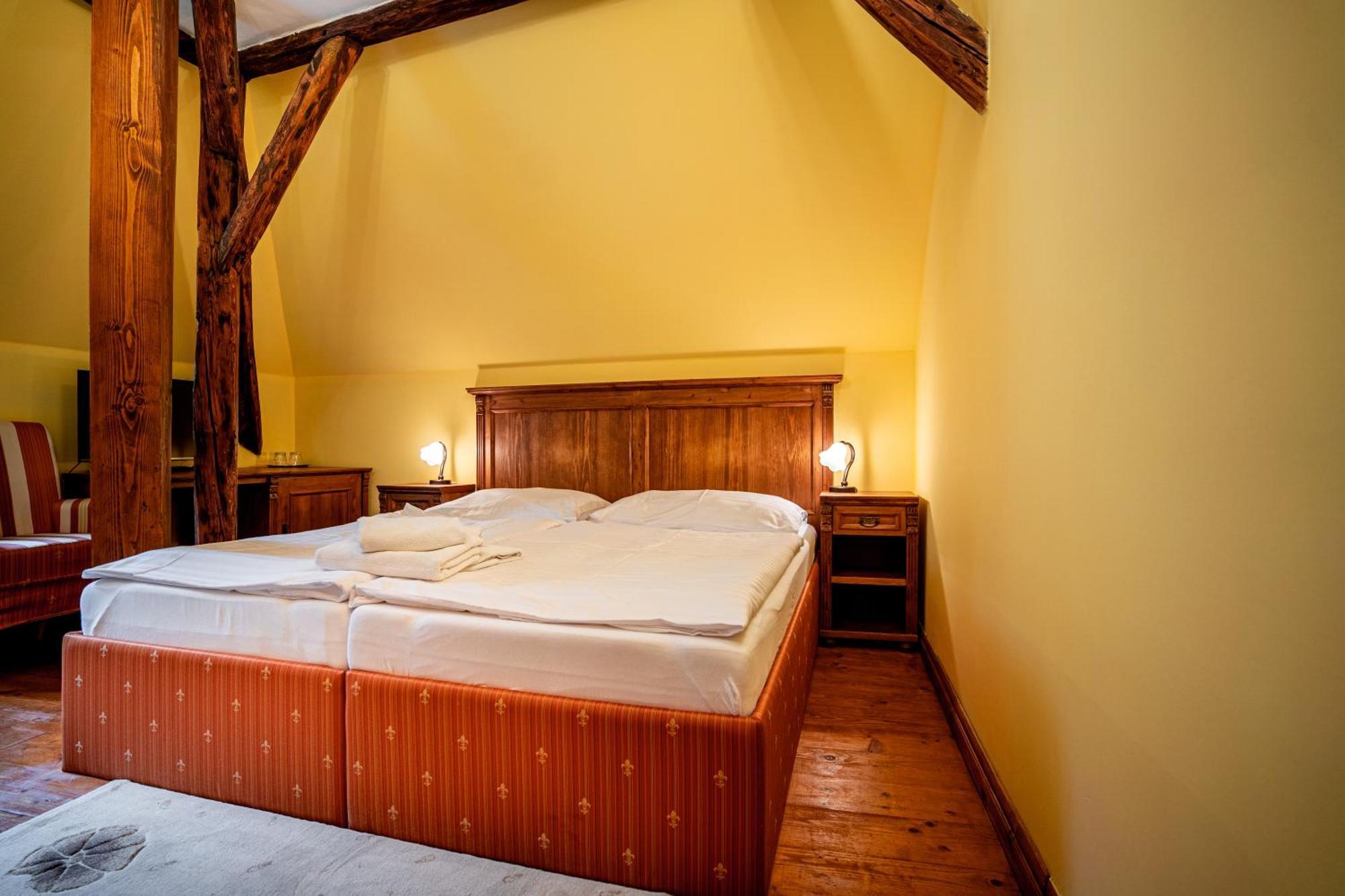 Penzion Cosmopolitan Ii. Banská Štiavnica Szoba fotó